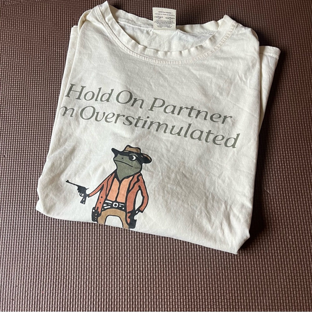 Comfort Colors Beige Graphic T-Shirt, Cowboy Frog size 3XL